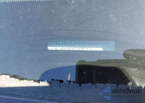 2012 Jeep Grand Cherokee Laredo z USA, uszkodzony, nr VIN 1C4RJEAG4CC355236